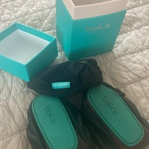 Black Tieks Travel Ballet Flats